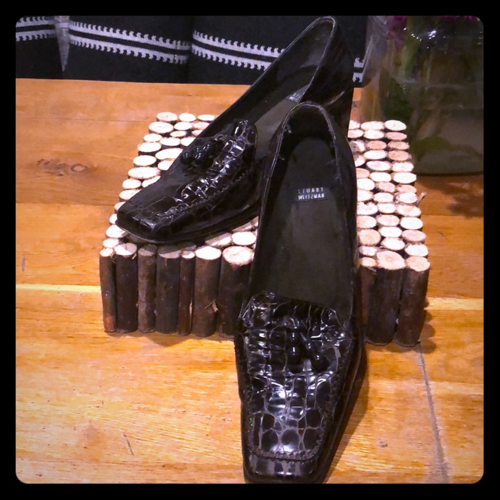 Stuart Weitzman 8 made in Spain brown Croc Pump